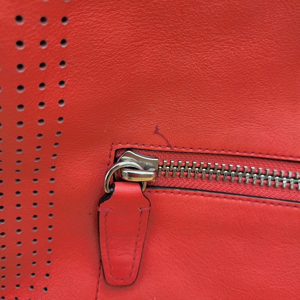 Coach Pink Shoulder Bag With Adjustable Strap - Picture 5 of 16